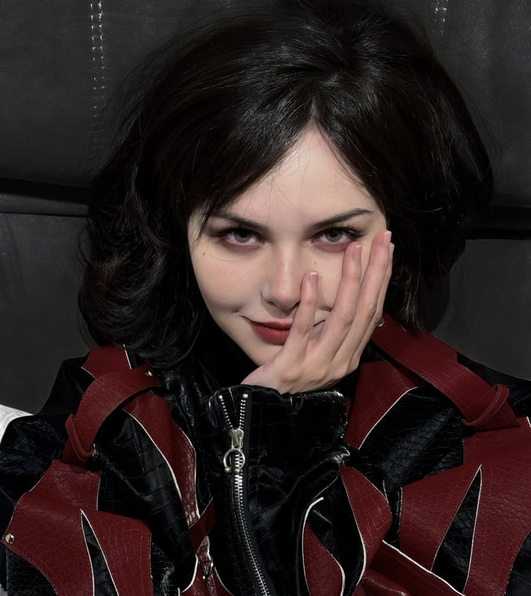 hanwitchs's tweet image. jaqueta oficial de ordem paranormal