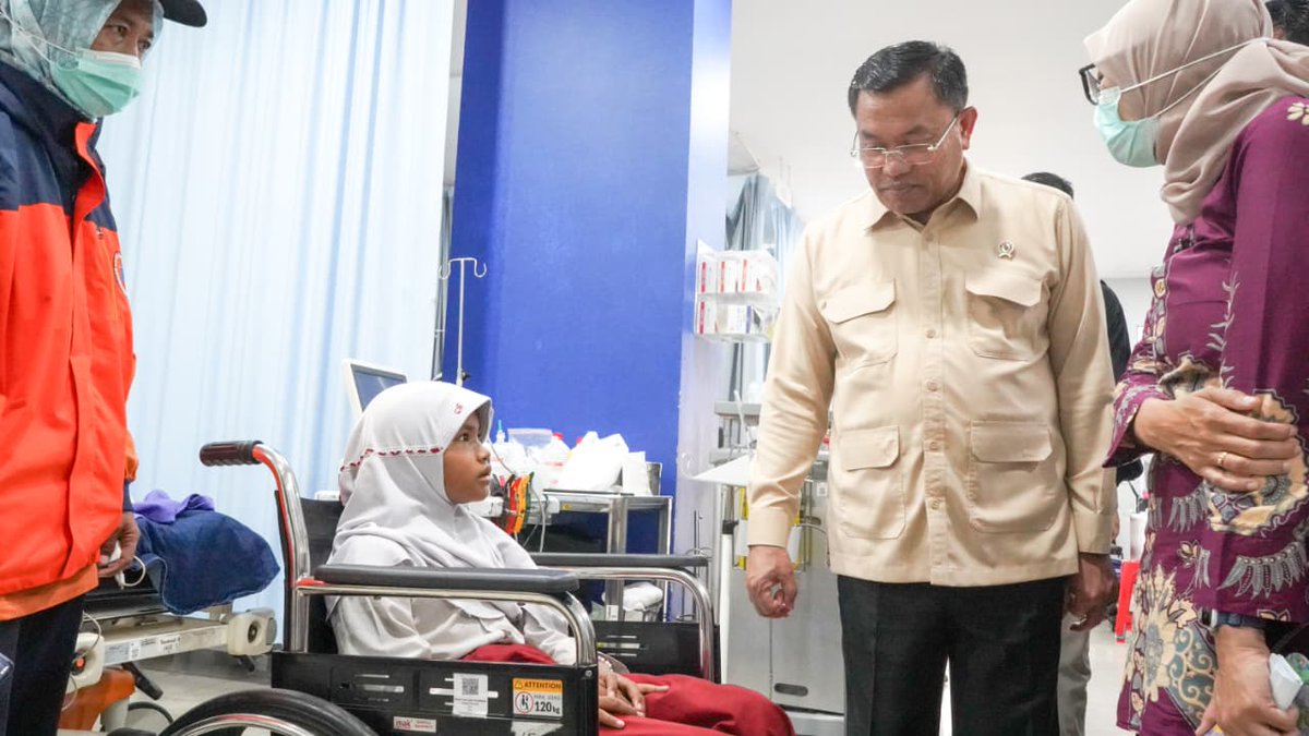 RadioElshinta's tweet image. Korban Insiden SDN Kalibaru 01 Ditangani Optimal, BGN Siapkan Pemulihan Trauma. 

Jakarta – Badan Gizi Nasional (BGN) memastikan seluruh korban insiden tabrakan di SDN Kalibaru 01, Cilincing, Jakarta Utara, mendapatkan penanganan medis terbaik. 

"Alhamdulillah semua korban telah…