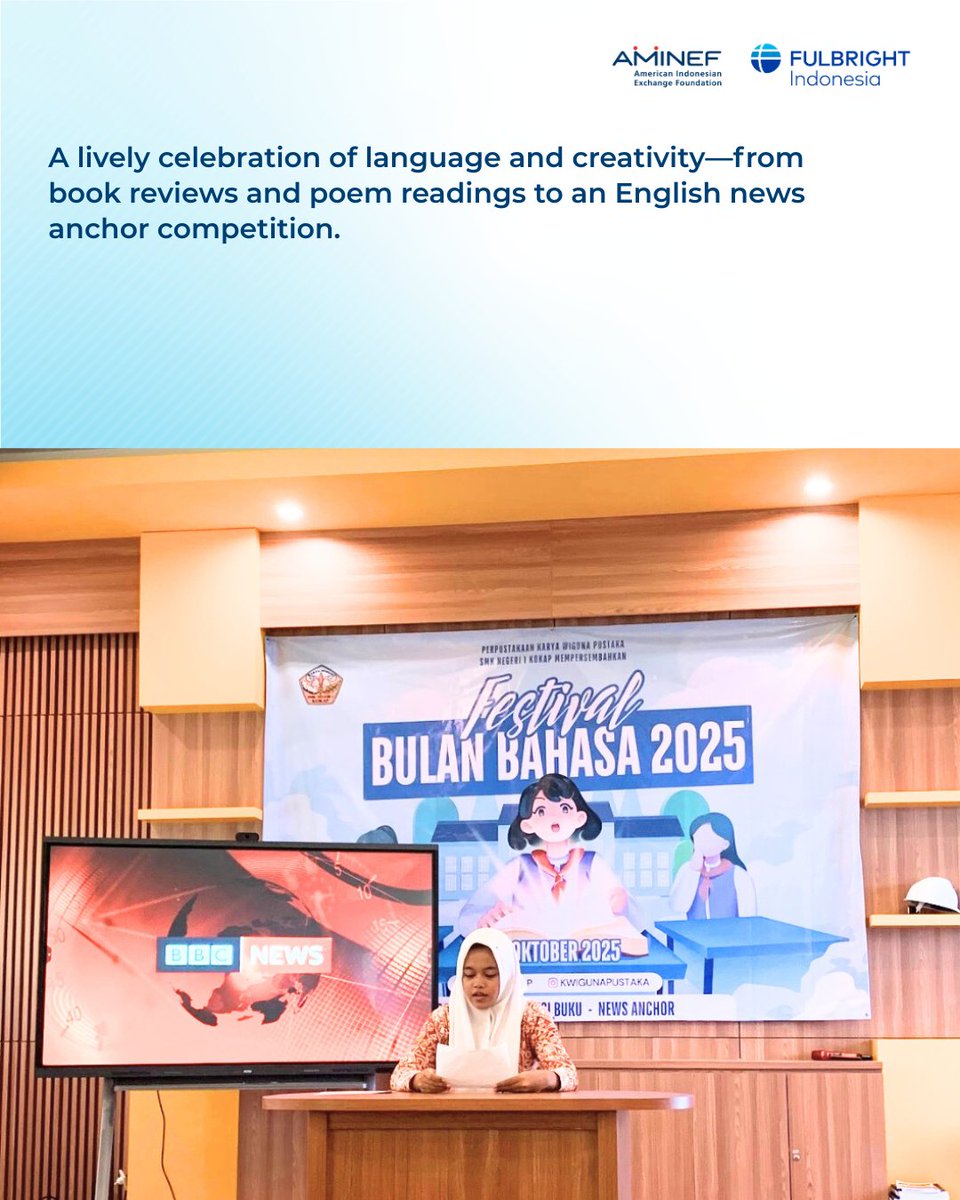 Fulbright ETA Jackson Harris ikut meramaikan Bulan Bahasa di SMKN 1 Kokap, Yogyakarta.📘 Artikel lengkap: aminef.or.id/bulan-bahasa-f…
ℹ️ Sebagai ETA, Jackson bertugas menjadi asisten guru bahasa Inggris di SMKN 1 Kokap (September 2025–Mei 2026).