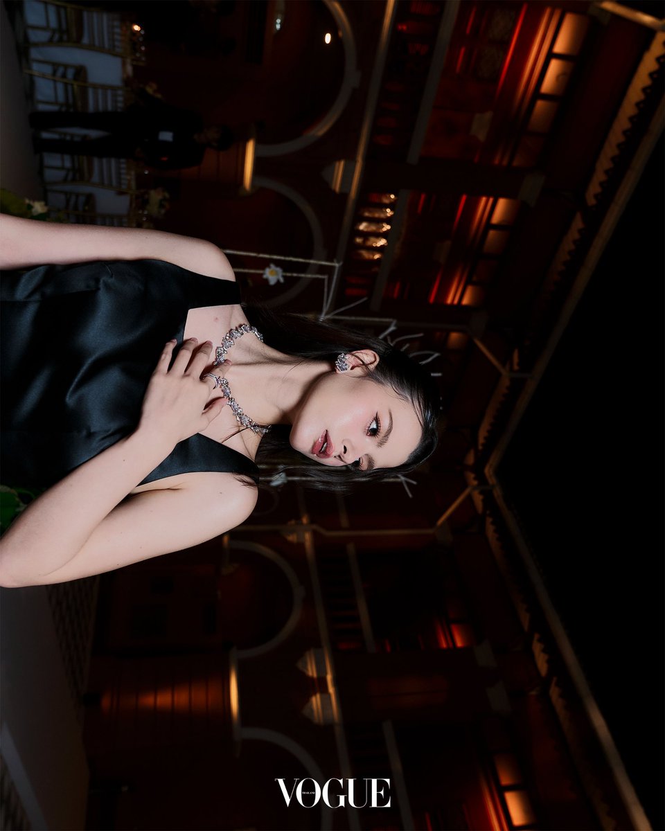 Vogue Thailand tweet media