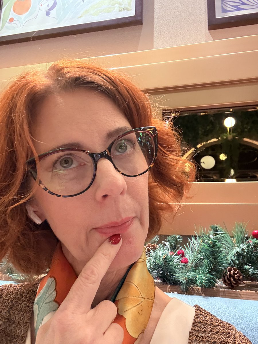 Lisa Loud tweet media