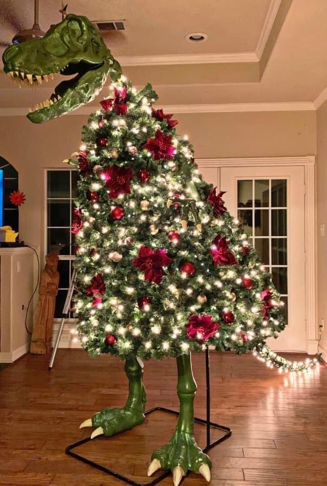 ECrowens's tweet photo. #caption #contest #captionplus #captionthis #captionthisphoto #captions wanted #storyprompt #storyprompts #wrongplacewrongtime #dinosaur #trex Give me your best or your worst #wronganswersonly https://t.co/M9TdaFiSgl