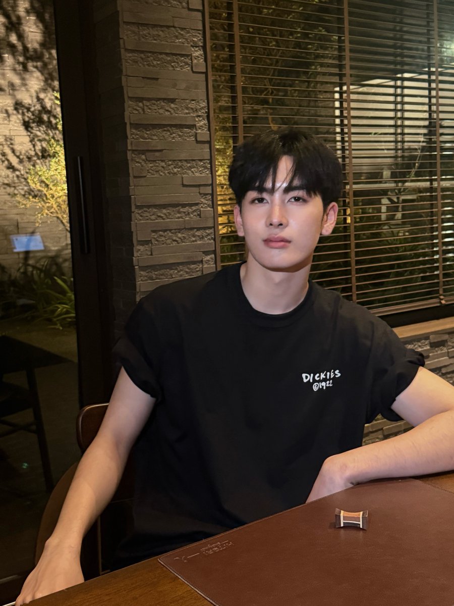 ▼25.12.11▼✨

تحديث سانتا عبر حسابه الشخصي على الانستجرام 

#Santapp #SantaPongsapak #SantyofSanta @PerthSanta