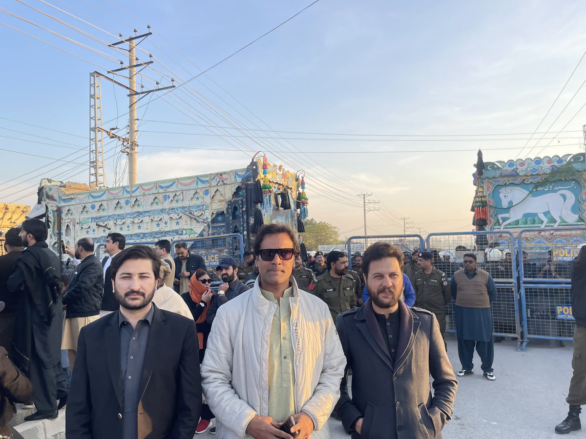 مزاحمت زنداباد ہمارا حوصلہ ٹوٹنے والہ نہیں ہم مرشد کے کھلاڑی ہے #ReleaseImranKhan <a href="/SohailAfridiISF/">Sohail Afridi</a>