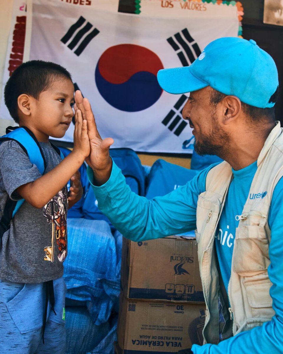 ¡Hoy UNICEF cumple un año más!💙
Desde 1946 estamos al lado de cada niño y niña: en escuelas, hospitales, comunidades y emergencias.
79 años trabajando para que cada infancia tenga una oportunidad justa.
Nuestra misión sigue siendo la misma: que cada niño y niña esté a salvo💙