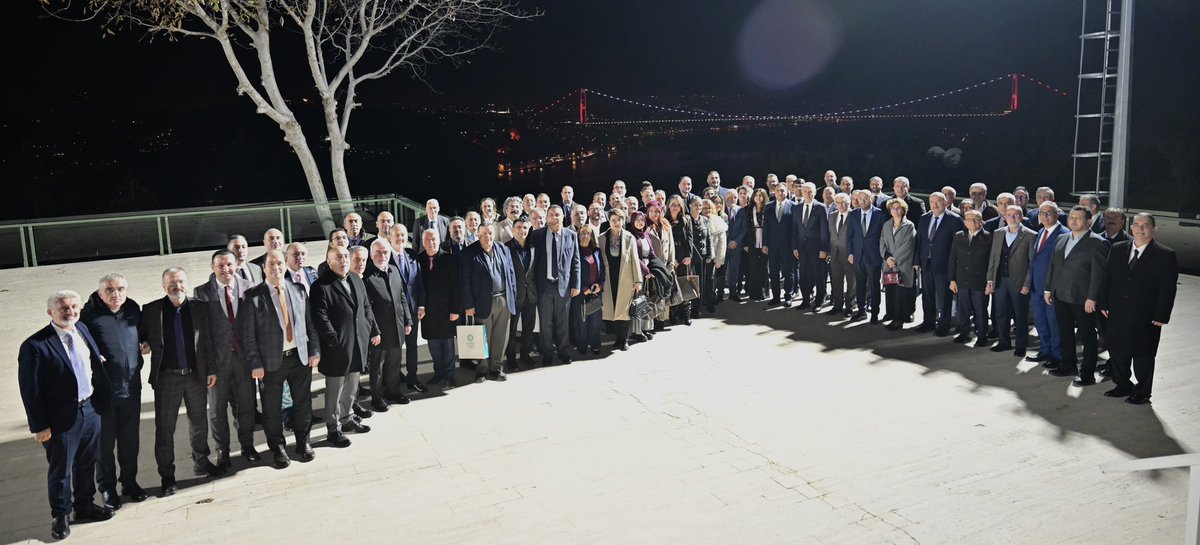 Mesleki Eğitim İş Birliği Protokolü kapsamında,ITO Hamiler ve Müdürler Toplantısına,İl MEM Müd.Sayın Murat Mücahit YENTÜR,İTO Başkanı Sayın Şekib AVDAGİÇ,Yön.Kurulu üyeleri ile hami ve okul müdürleri katıldı. 

Toplantıya Okul Müd. İbrahim Polat ve hamimiz Numan Sağ da katıldı.