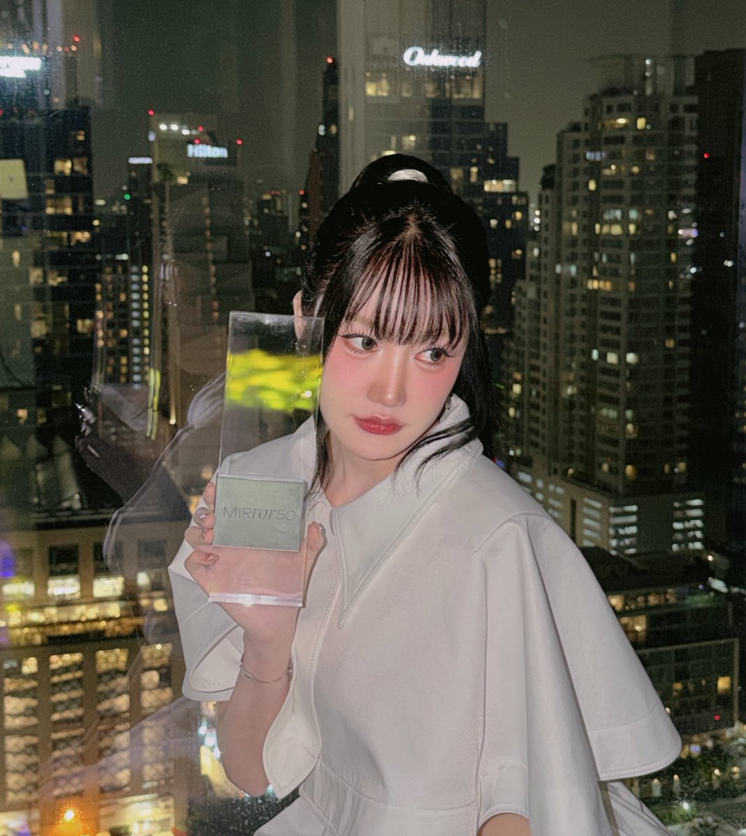 ขอบคุณทาง <a href="/mirror_mirrorth/">MirrorThailand</a> มากๆค่ะ
ที่มอบรางวัลนี้ให้กับหนู✨ 

“MY BODY MY CHOICE “
ทุกคนมีสิทธิ์แต่งตัวตามที่ตัวเองชอบ และไม่สมควรถูกวิพากษ์วิจารณ์เรื่องสรีระ หรือ โดน Sexual Harassment เพียงเพราะเราแต่งตัว Sexy ในแบบที่เราชอบค่ะ หากเราแต่งกายที่ถูกต้องตามกาลเทศะ การแต่งตัว