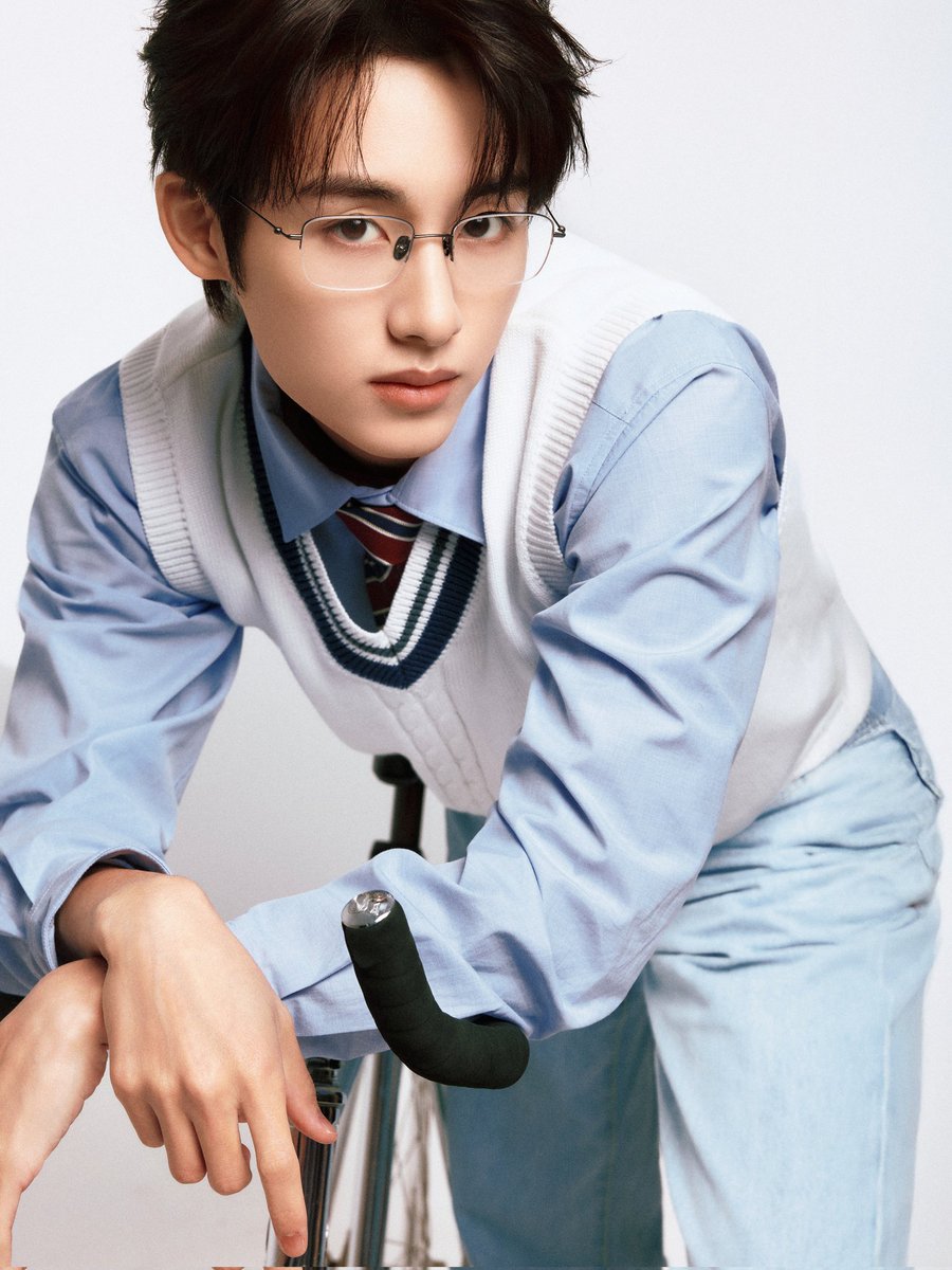 Winwin_IDN's tweet photo. 20251211 Winwin Instagram &amp; Weibo Update 

Checking in 📷

#WINWIN #DongSicheng #董思成 #윈윈 #昀昀 #ウィンウィン #วินวิน #董思成高夫品牌推荐官 #gf高夫品牌推荐官董思成 https://t.co/TWofOCjh8W