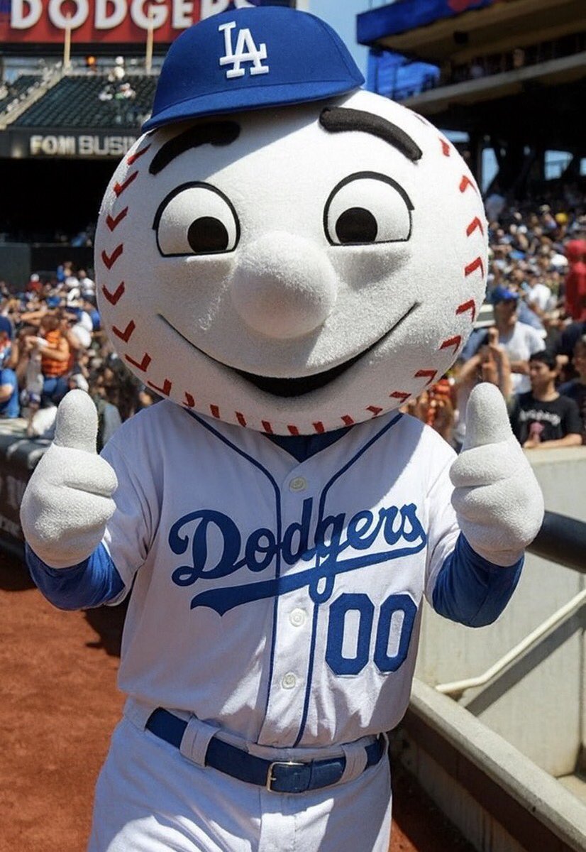 _shrek13's tweet photo. Mr. Met signs with the Dodgers after seeing the departure of his friends Brandon, Edwin and Pete. @MLBNetwork https://t.co/g2Oey0rAHd