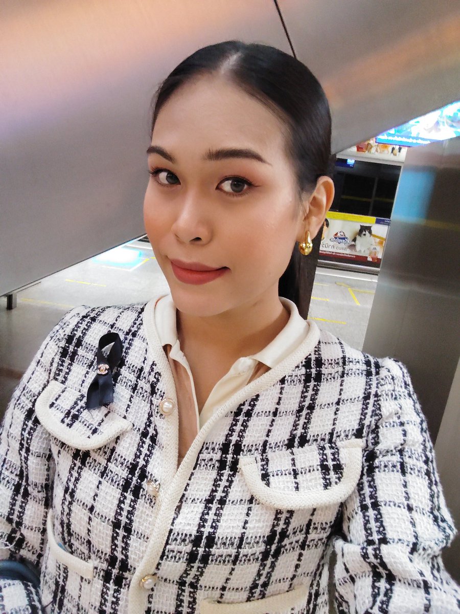 ออยลี่ tweet media