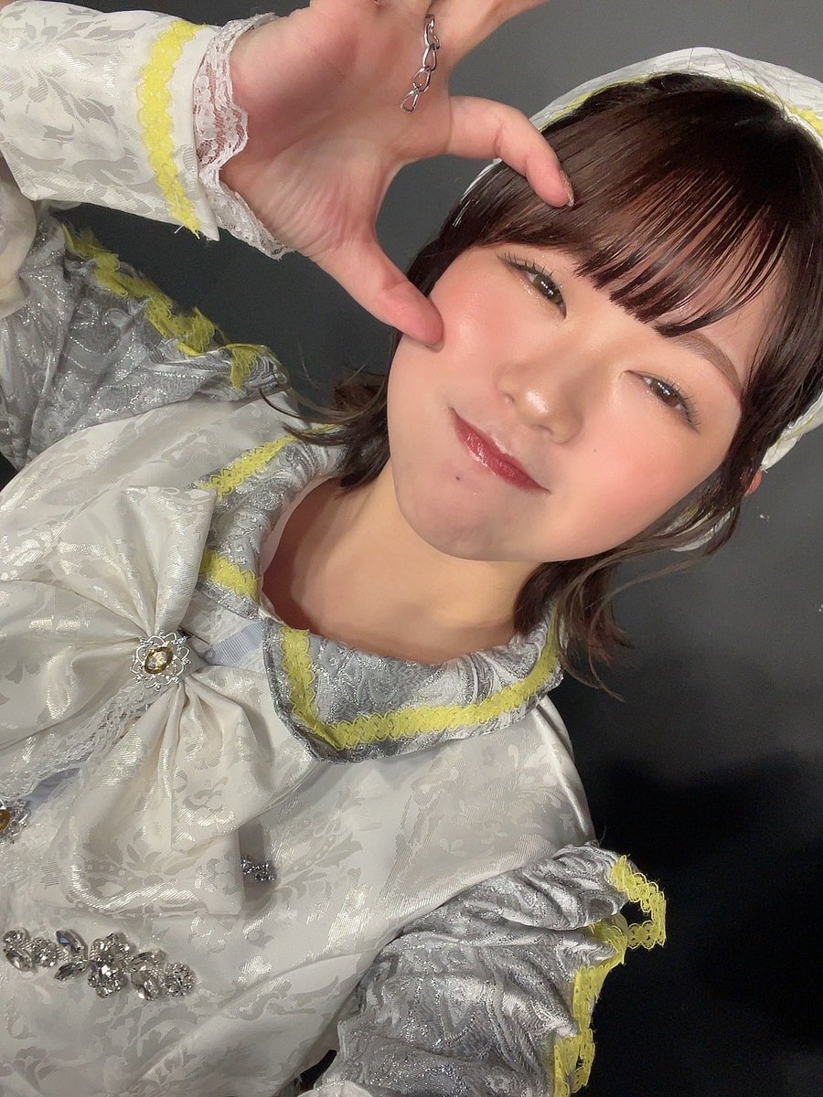 htm_krhr's tweet photo. CoverGirlsOG LIVEおわりました〜！！
楽しかったな〜☺️☺️
懐かしい楽曲と、懐かしいみんなと、2025年ただいまーできてほんとうに幸せでした💛
青春だったー！って声がとても嬉しかったです🥰
みんな元気でいてね〜！
くりはらも元気にやってくよ〜！！
今日は本当にありがとうございました！ https://t.co/Q38uzmdvIN