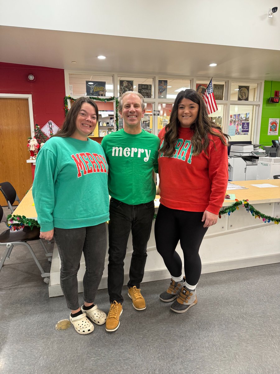 The TWINNING holiday spirit is alive and well at the high school!!