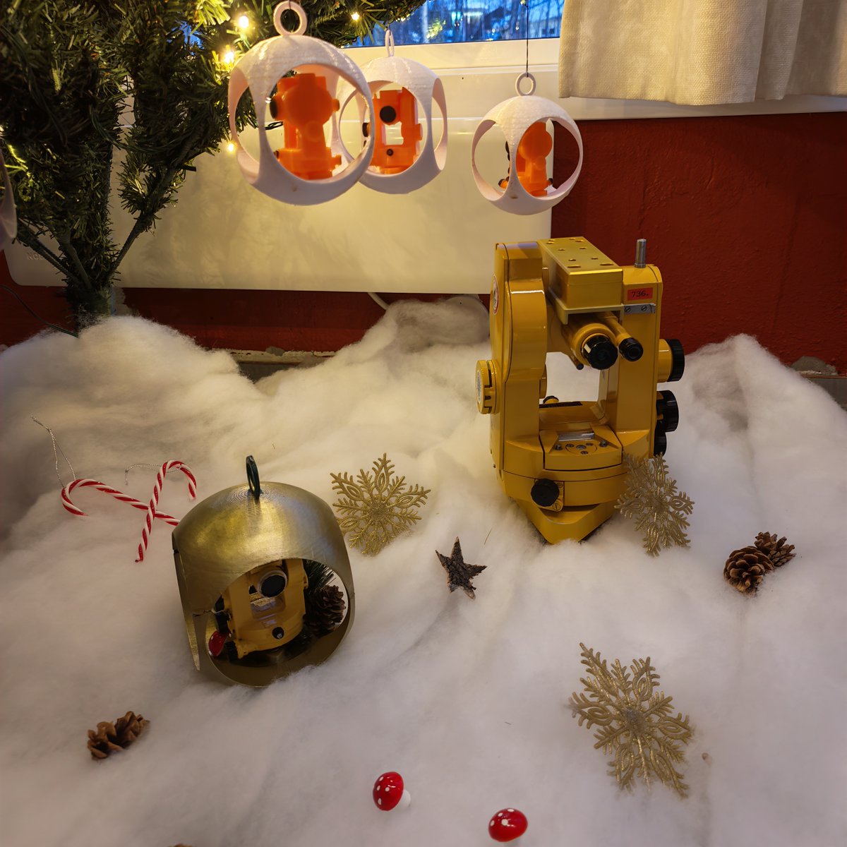 magnargj's tweet photo. @esa_swarm Here comes the #TromsøGeophysicalObservatory contribution! DI-flux theodolite christmas tree decoration! @romvaer https://t.co/nwqVcr0aJv