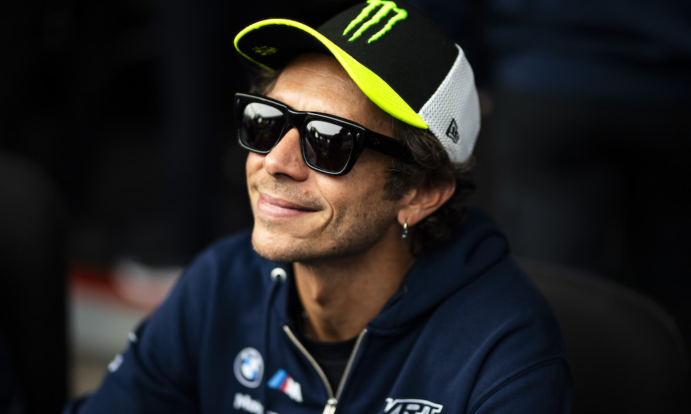 ❌ ROSSI OUT: <a href="/BMWMotorsport/">BMW M Motorsport</a> has confirmed that Valentino Rossi will depart the <a href="/FIAWEC/">FIA World Endurance Championship</a> after two seasons as <a href="/followWRT/">WRT - W Racing Team</a> overhauls its LMGT3 lineups for the third year of its program.

➡️ sportscar365.com/lemans/wec/ros… #WEC