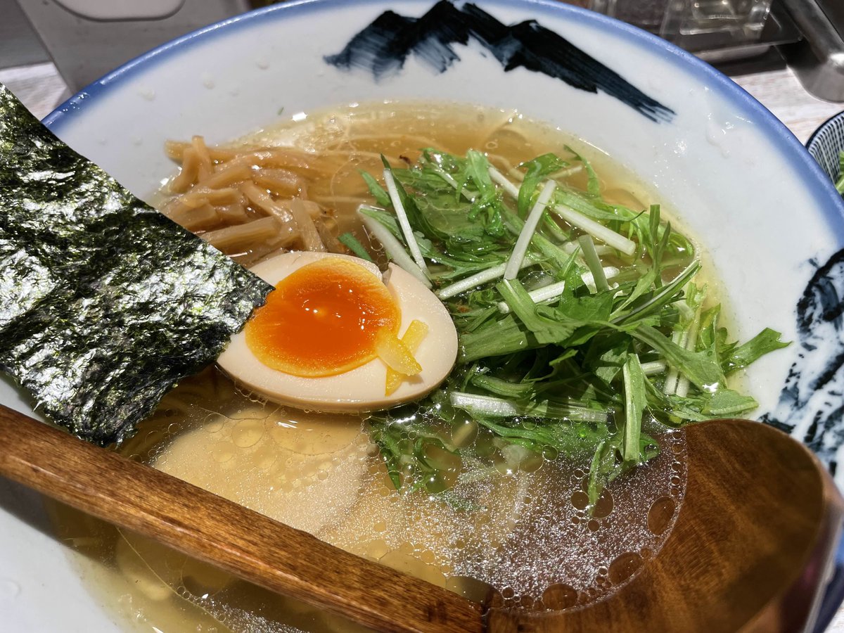 Ridel2022's tweet image. 本日 #麺の日　って事はですよ！
#AFURI　しかないですよね！
店舗でのお食事は年納めかもしれません！
混雑しない時間帯に行けたので良かった🤤

リデルのパワーフードは柚子塩ラーメン✨
#リデ飯