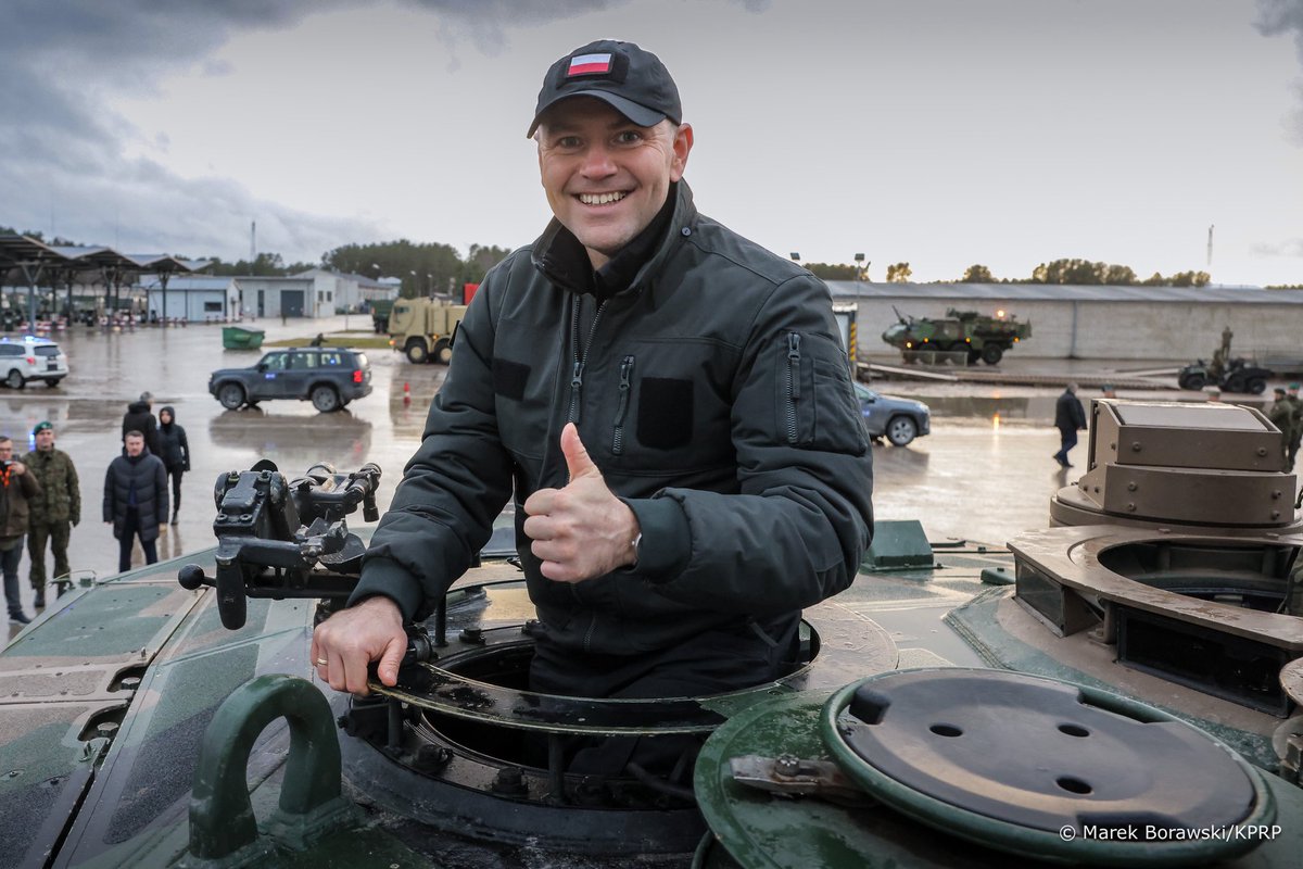 Prezydent 🇵🇱 Polski <a href="/NawrockiKn/">Karol Nawrocki</a> ... 
jeden z dwudziestukilku najbardziej wpływowych ludzi świata.
Prezydent, z którego możemy być wyjątkowo dumni.
Nasza nadzieja i ostatnia deska ratunku dla 🇵🇱 Polski.