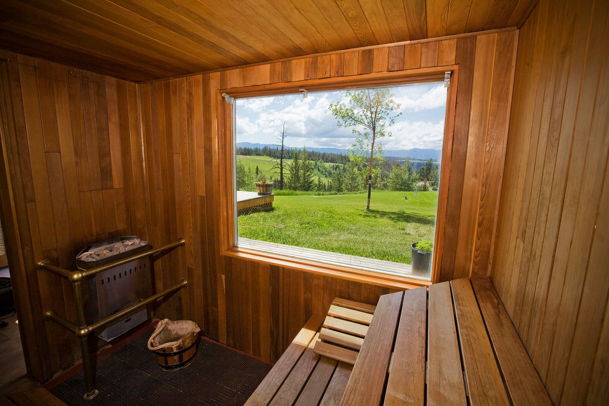 EVranch's tweet image. Unwind and relax in the soothing warmth of our sauna, where you can let go of any lingering stress and rejuvenate your body and mind. evranch.com