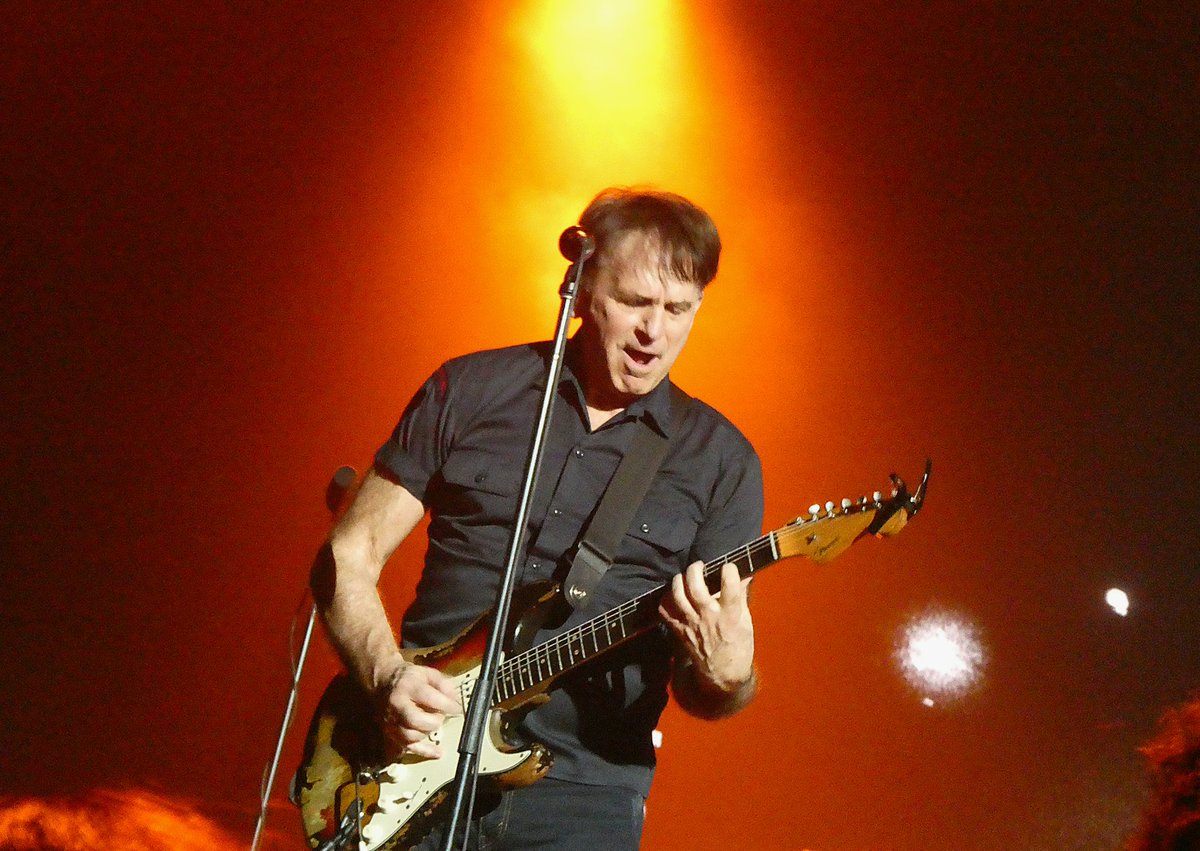 eemrb's tweet image. Another superb night with @bryanadams @BrightonCentre 10/12/25 #bryanadams