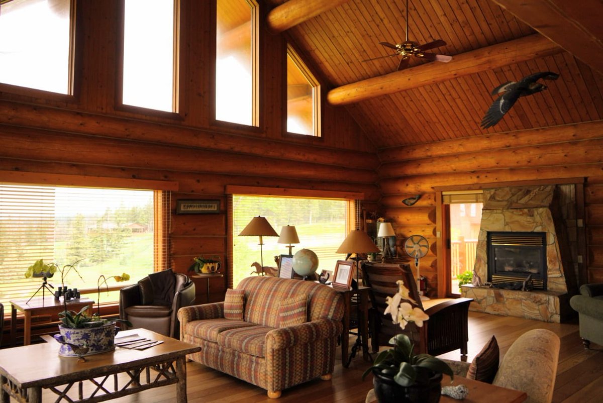 EVranch's tweet image. Enjoy a refreshing beverage in one of our lounges or on one of the sun decks to share your favourite adventure of the day. evranch.com