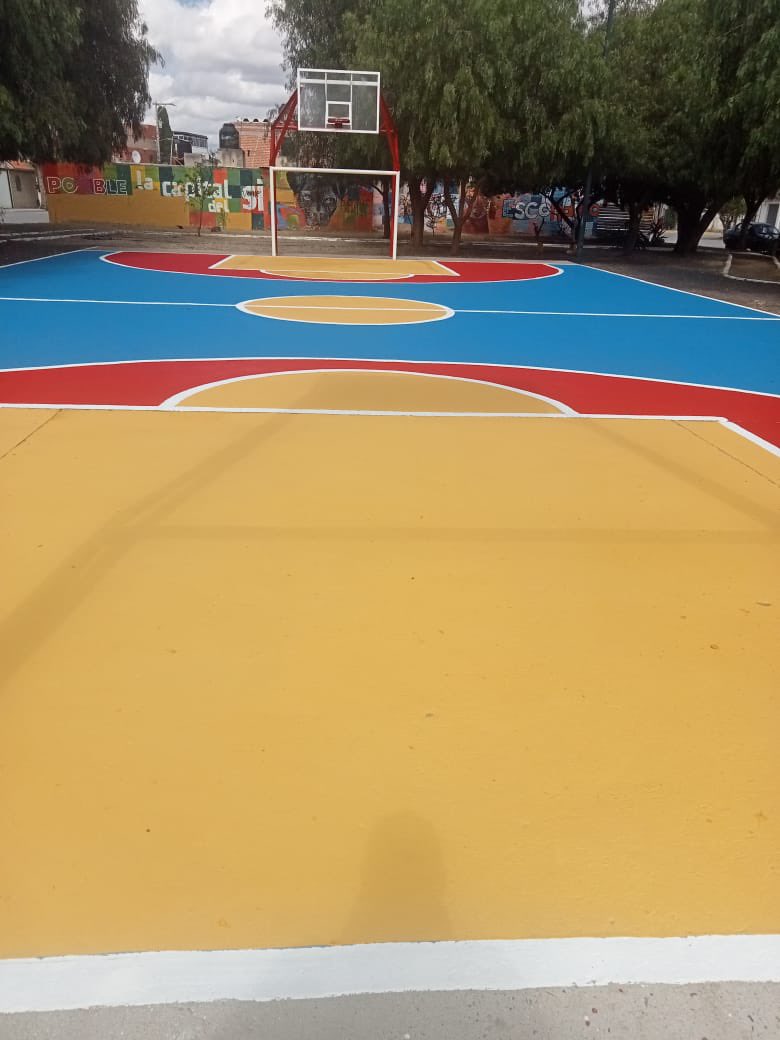 Imagen Urbana regresó a la vida las canchas del jardín Valle Escondido, aplicando nueva pintura y dejando la zona en perfecto estado. 🏀✨
En los próximos días continuaremos trabajando para restablecer el mural ubicado en la parte posterior, renovando por completo este espacio.