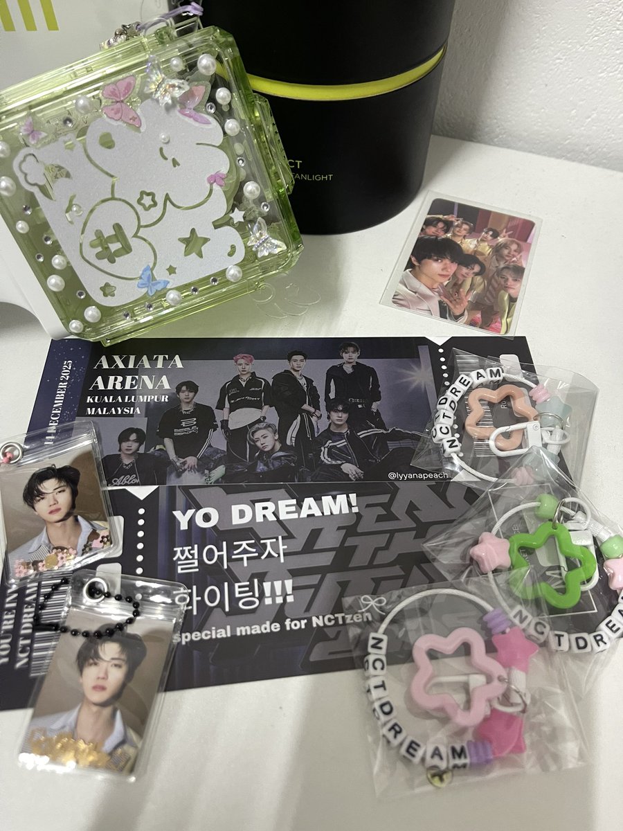 LyyaNaPeach's tweet image. The Dream Show 4 in Kuala Lumpur💚

Freebies by @LyyaNaPeach 

Date: 13/12 &amp;amp; 14/12
Time: around 12 above

How to claim:
🦋 rt &amp;amp; like 
🦋 find me &amp;amp; say 'hi' 
🦋 just tell me if u want Jaemin id photo
🦋 please do not throw or resell