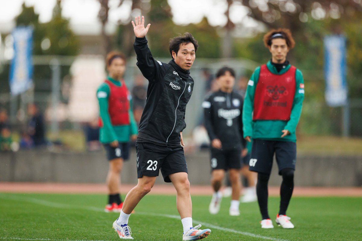 GAMBA_OFFICIAL's tweet photo. 𝐓𝐇𝐀𝐍𝐊　𝐘𝐎𝐔🔵⚫️

このたび、岡井 孝憲アシスタントコーチ兼通訳が契約満了に伴い、2025シーズン限りでチームを離れることとなりましたので、お知らせいたします。

https://t.co/Ez58YfPaEr

 #ガンバ大阪 #GAMBAOSAKA https://t.co/rnsDMcSdt2