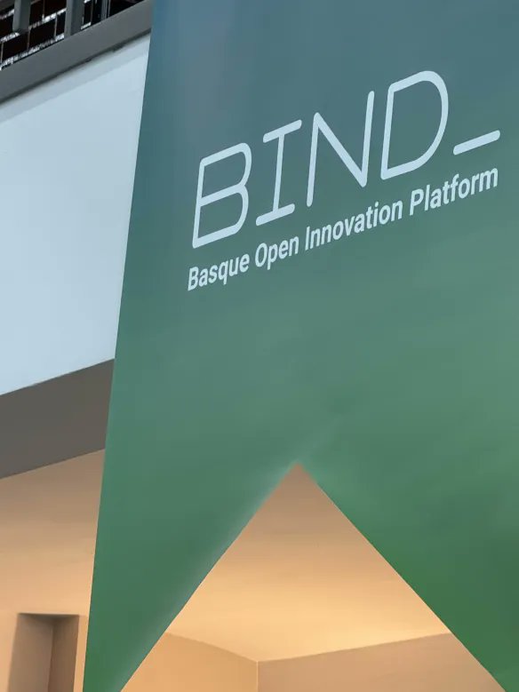 iCommunity tweet media