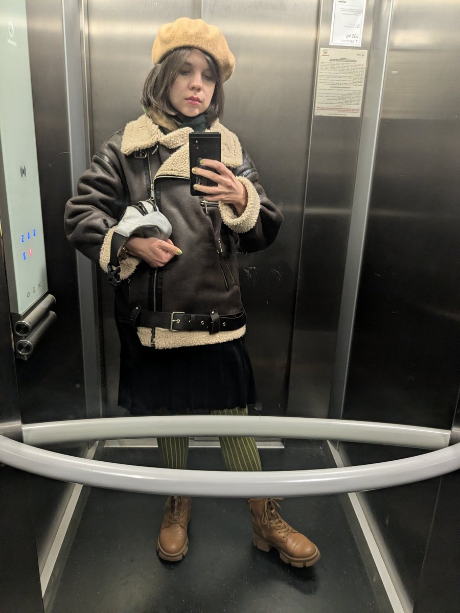 З офісного ліфту нагадую вам про збір на броньований евак:
send.monobank.ua/jar/4ouwxV9Nqh