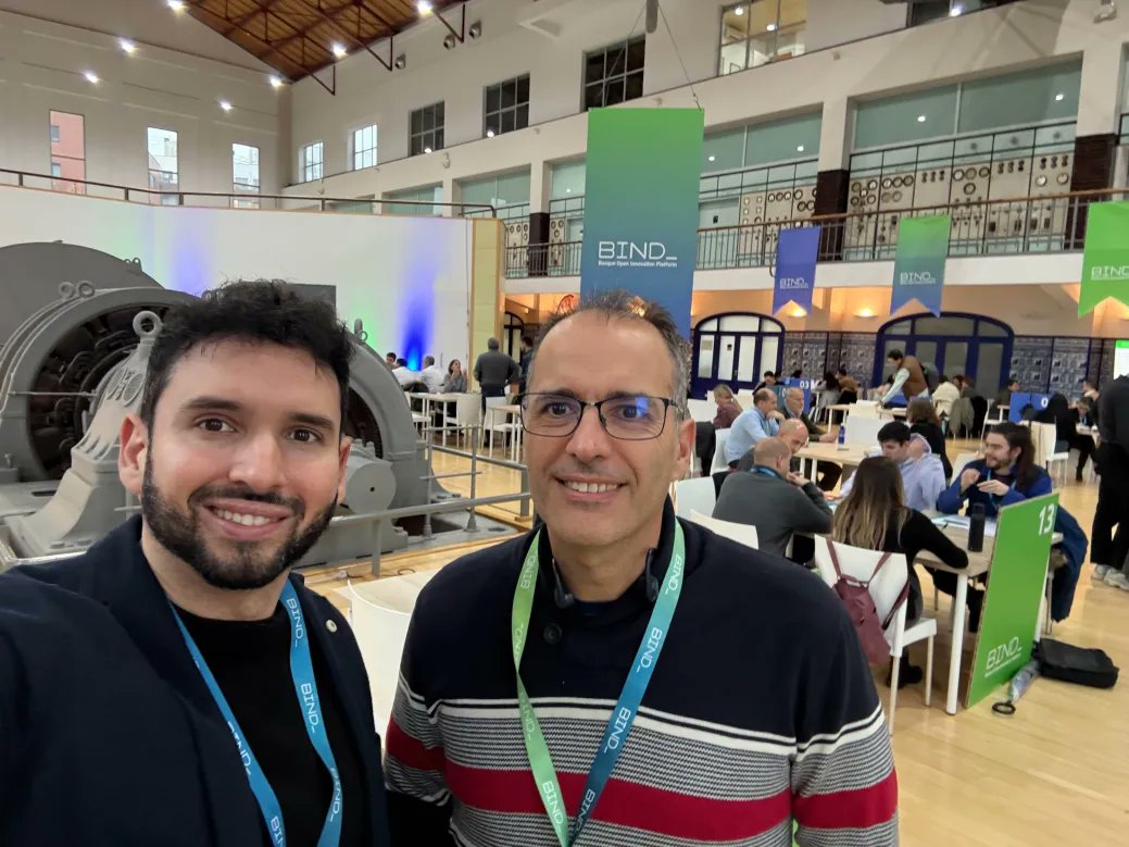 iCommunity tweet media