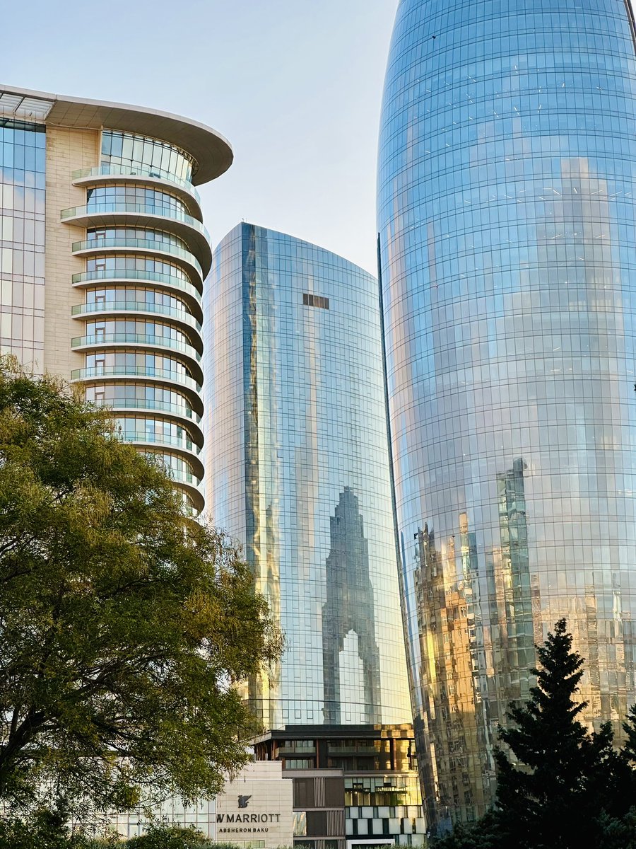 Ну какой он красивый