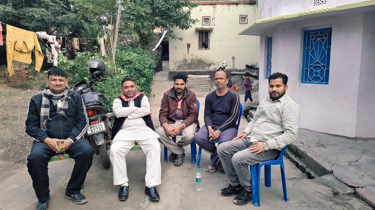 SunilPathak015's tweet image. विगत दिनों समाजिक कार्यकर्ता छोटे भाई तुल्य मुरारी सिंह जी के मां के देहांत कि ख़बर सुनकर मन बहुत विचलित था । 
                  आज उनके गांव #उदवंतनगर में जाकर भेंट मुलाकात किया ।