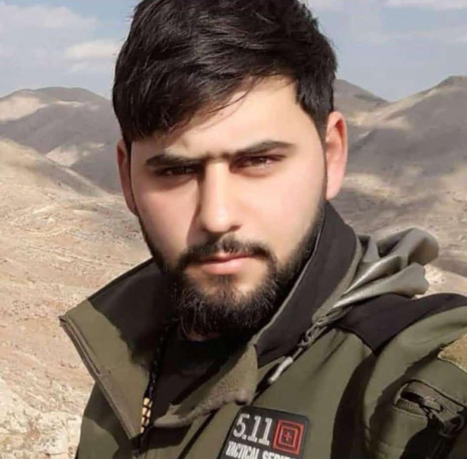 عاد فكلّ الأثر يعود..
العثور على جثمان الشهيد علي العطار ابن بلدة شعت البقاعية بعد سنة وشهرين على عروجه أثناء مشاركته في عمليات التصدّي البطولية ضد قوات العدو في محور الطيبة..💛🥀