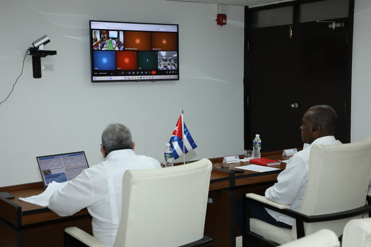 JLBrocheLorenzo's tweet photo. Sostuve encuentro virtual con el miembro del Comité Central del Partido Comunista de Vietnam y jefe de su Comisión de Politicas y Estrategias, Nguyen Thanh Nghi. https://t.co/e5IoT1bc91