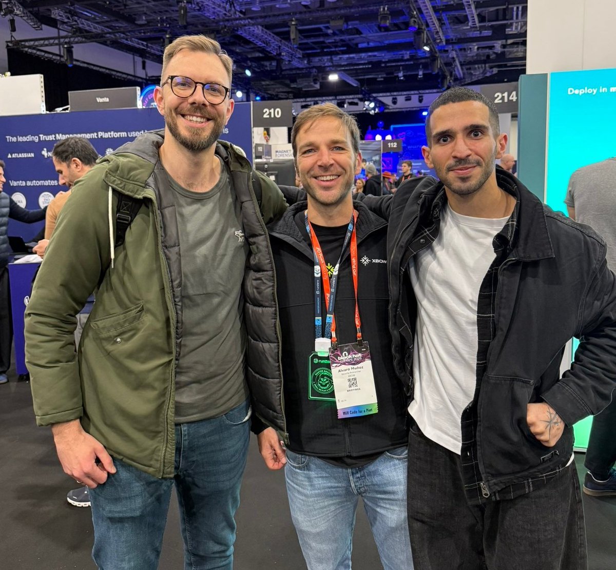 SinSinology tweet media