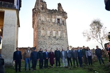 Vali Canbolat, Nazilli’deki Arpaz Kalesi’ni Ziyaret Etti