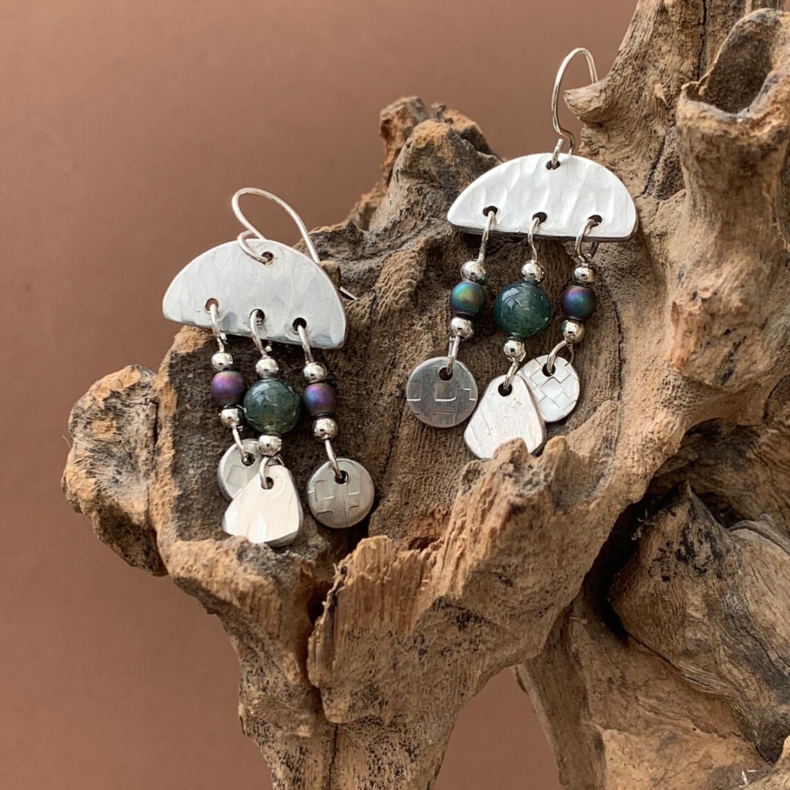 EarringsOfGem's tweet photo. This piece is part of my handmade-from-scratch collection, created in my studio using raw metal and traditional techniques.
Purchase via Etsy: https://t.co/6s1c7BEkfy
#traditionallymade #handcrafted #studioearrings #madeinwales #earringsofgemstone #gemstoneearrings https://t.co/SRaNrqa1Ww