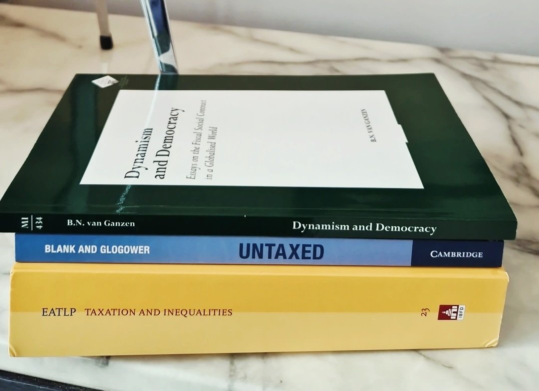 Rita de la Feria tweet media