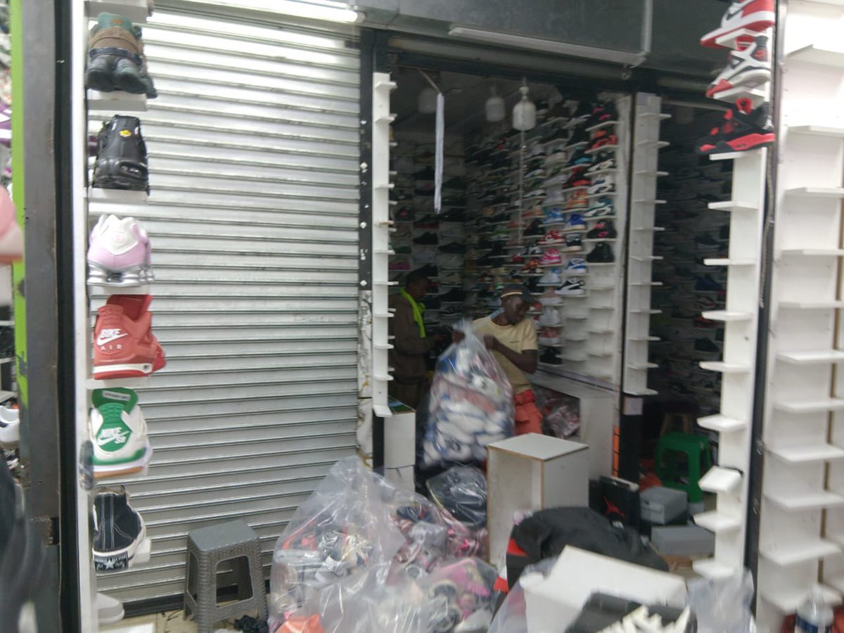 PublicSafetyMMC's tweet photo. ♦️ICYMI ♦️
A joint enforcement operation by the Gauteng Counterfeit Unit, JMPD Bylaws, POP, Commercial Crime Unit, and Brand Protectors led to the seizure of 43 529 counterfeit clothing and footwear items valued at R37 million in Johannesburg CBD.
#JMPDInAction
#BuyaMthethoManjeNamhlanje