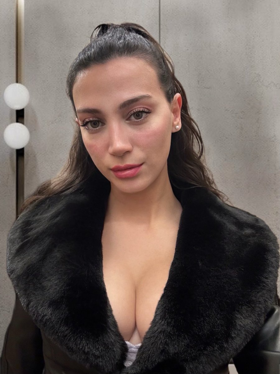 Late Gm legends. Happy Thursday ✨

Only future millionaires can say it back! 🖤