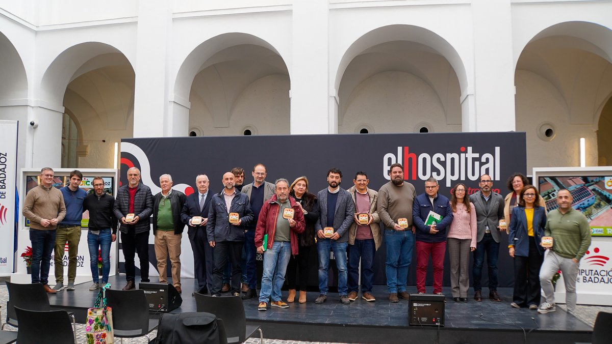 DipdeBadajoz's tweet photo. ☀️ La Oficina de Transformación Comunitaria (OTC) de Badajoz ha presentado en @El_Hospital_ los resultados obtenidos desde su fundación: ha acompañado a 50 municipios y ha colaborado en la puesta en marcha de 19 comunidades energéticas.

➕ℹ️ https://t.co/j10MtL3HOo
🌐 #ODS7 https://t.co/7yHo64nH3K