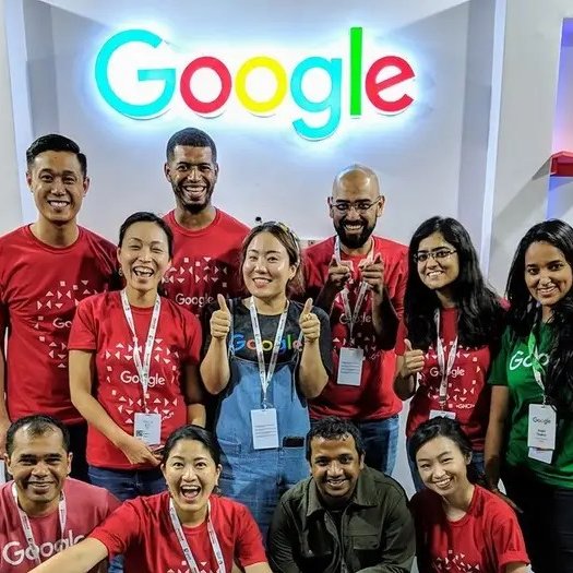 Cultination1's tweet image. 🇺🇸😲GOOGLE CONTINUE DE PAYER SES EMPLOYÉS MÊME APRÈS LEUR MORT : MOITIÉ DU SALAIRE PENDANT 10 ANS AU CONJOINT ET 1 000 $ PAR MOIS AUX ENFANTS !

Depuis 2012, Google offre un avantage unique à ses employés. Si un employé Google décède alors qu’il travaille pour l’entreprise, son…