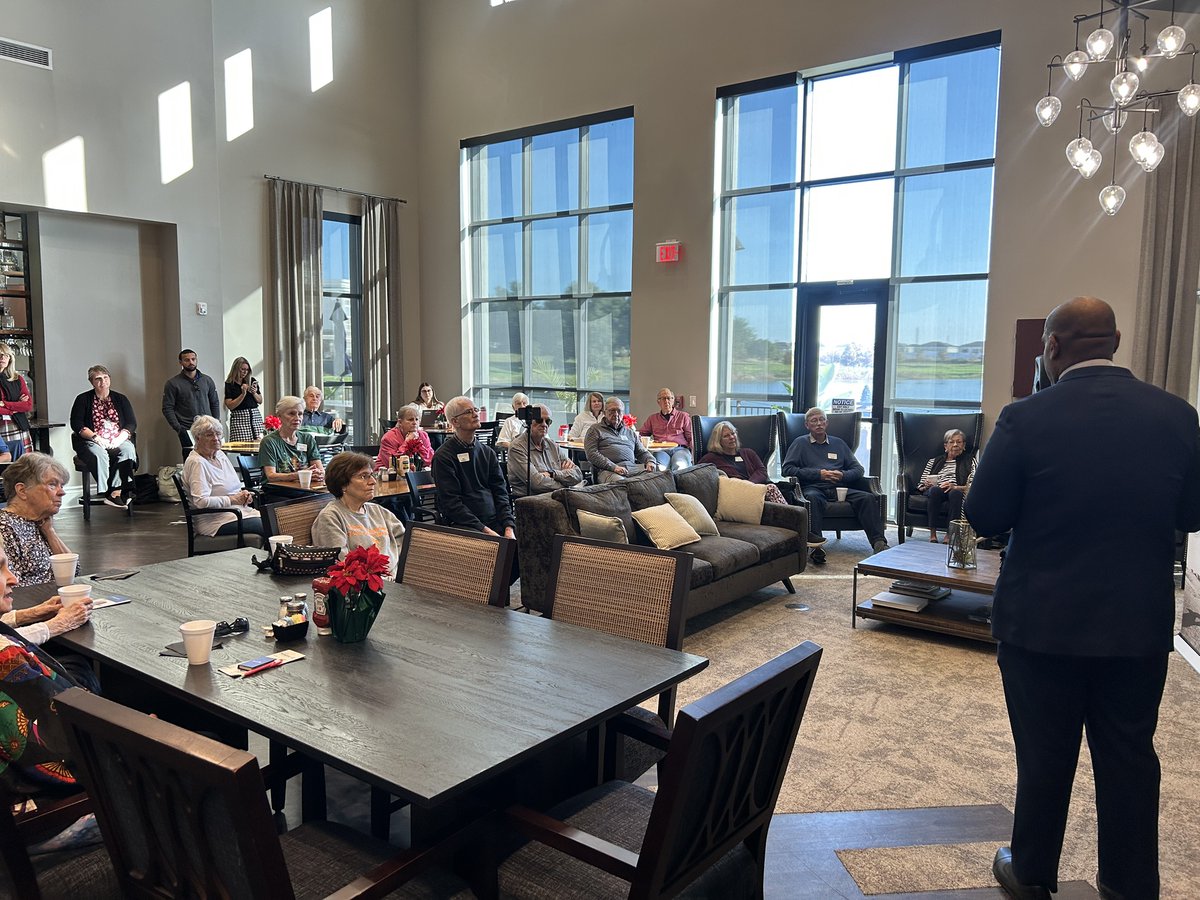 AdventHealthEFL's tweet photo. Diving into “Reclaiming Your Mobility” with Dr. LaBaze at today’s @WatermanVillage coffee social. ☕️ 🦿#MobilityMatters #PersonaIQ #SmartKnee @ZimmerBiomet https://t.co/bXxxxTPk1n