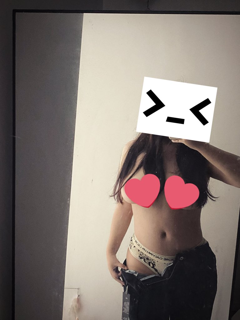 curt818's tweet photo. 谁处 我是女的 虽然我长得不高但是我是女的 虽然我长得丑但是我是女的 虽然我没钱但是我是女的  我是女的哦。 https://t.co/FgVwuSaurZ