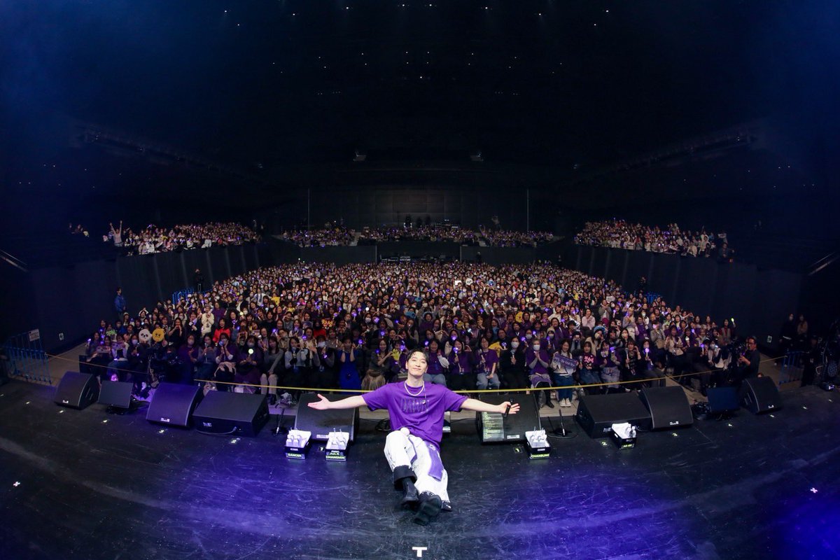 CHANSUNG(2PM) 2025 Japan Tour
🌙 [DAWN～The First Step～] ☀️

スペシャルゲストを迎えて最高のフィナーレを迎えたDAWNツアー🌅

本当に幸せな時間でした💜
たくさんの愛をありがとうございました🐻💝

またすぐにお会いしましょー👋

#CHANSUNG_DAWN_The_First_Step
#チャンソン #CHANSUNG #찬성