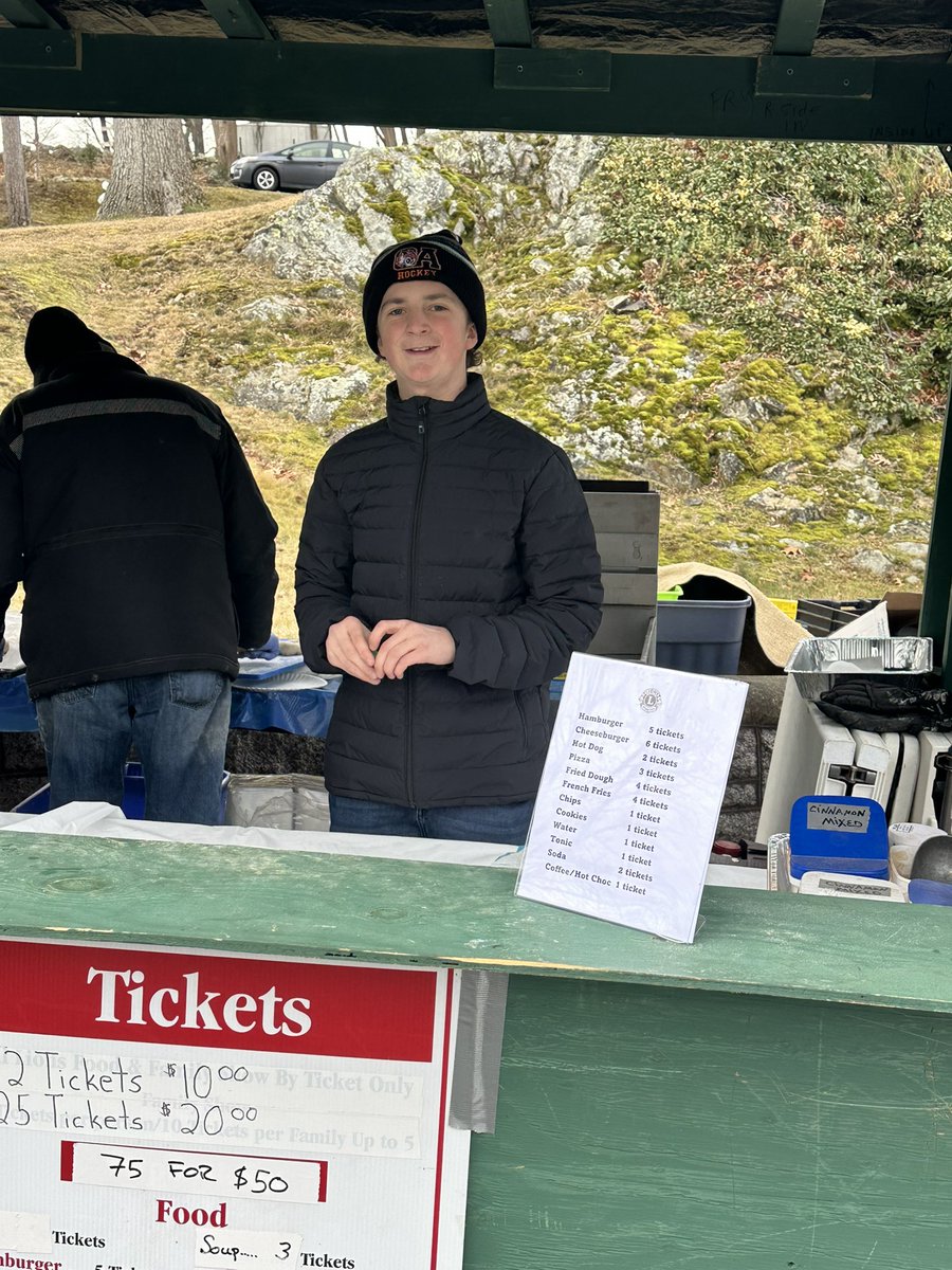 The boys spent last weekend volunteering at Easton’s Christmas Festival for the Lions Club! <a href="/OAHSTigersports/">Oliver Ames Athletics</a> <a href="/Mastro_OAHS/">Dan Mastrogiacomo</a> <a href="/OAhockeybooster/">Oliver Ames Hockey Boosters</a> <a href="/TU4Community/">Team Up 4 Community</a>