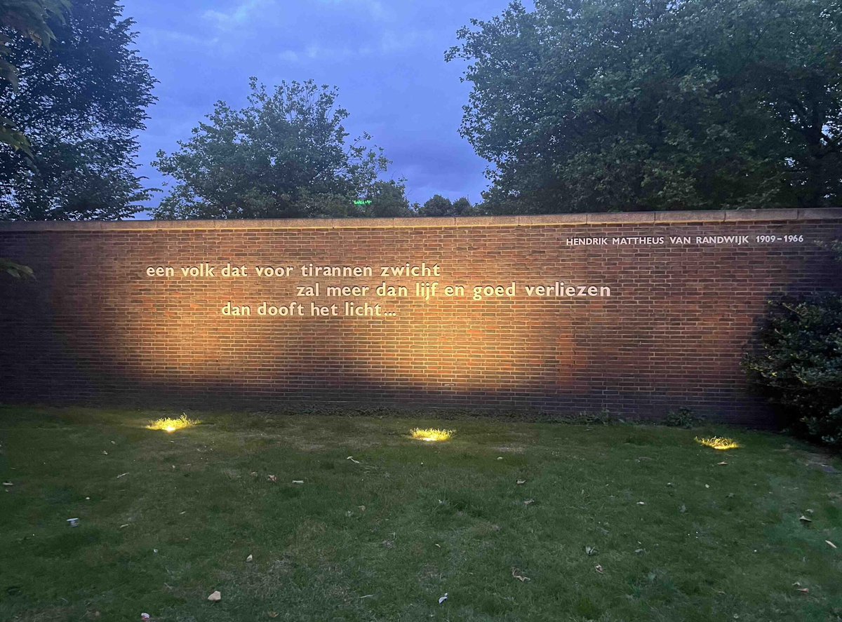 NielsAhob2's tweet photo. โEen volk dat voor tirannen zwichtโฆโ
#Qbuzz #TerApel #asielzoekers https://t.co/cnVlUGCDBv