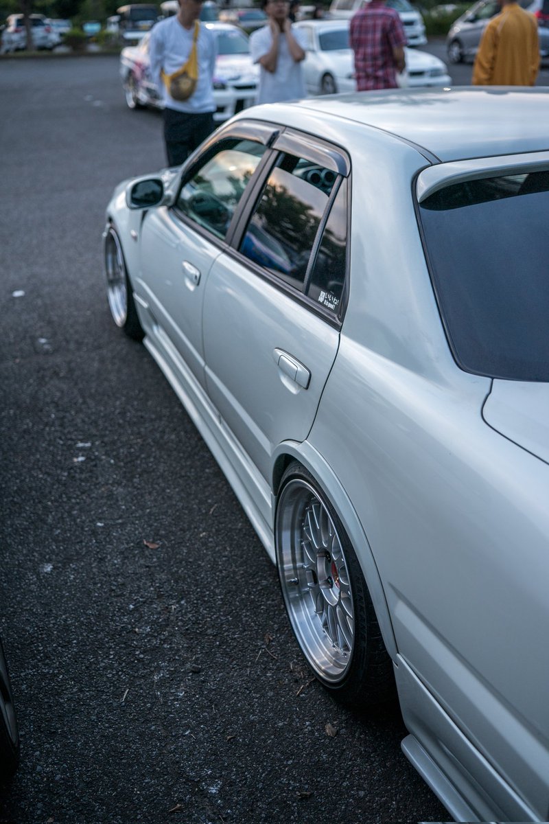 orion34r's tweet photo. #斜め後ろはかっこいいかもしれない

セダン！R34スカイライン！

って分かりやすいから良く撮る気がする。 https://t.co/KyZ3YtF4Az