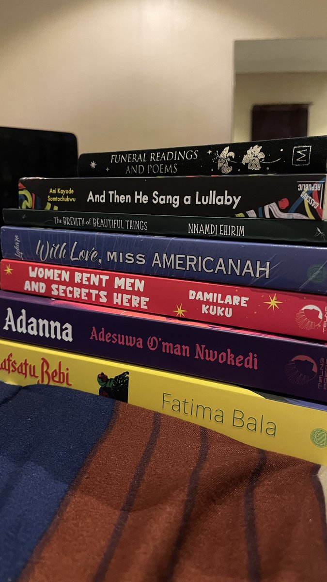 aadunolowosibi's tweet image. My man decided to surprise me this morning and take me to a bookstore to go buy books🤭🤭🤭

I was able to get books I’ve always wanted and it made me so happy. Can’t stop smiling tbh 😂😂😂🥰🥰