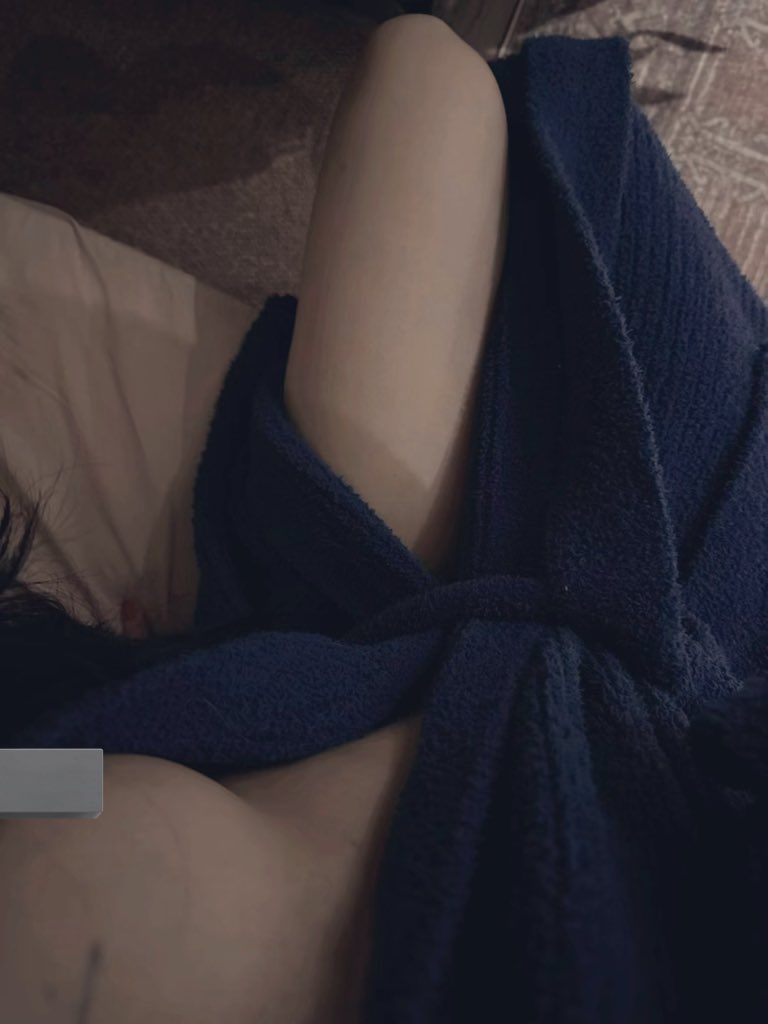 「你的身体跟你的灵魂一样美丽。」