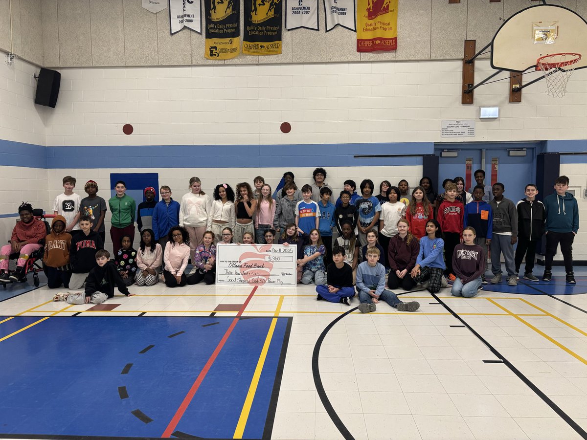 kylemacOCSB's tweet photo. Our Power Play cohort raised over $350 for the Ottawa Food Bank during our Good Shepherd Christmas Market. It was a fun night full of sales and a show of their great entrepreneurial skills. @GShepherdOCSB 

@mspharand #ocsb https://t.co/xSePW1cNCZ